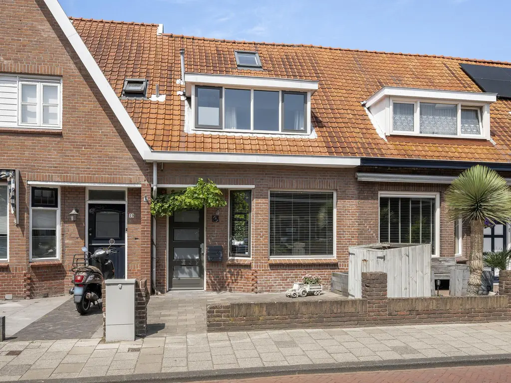 Duiventorenstraat 21, NAALDWIJK