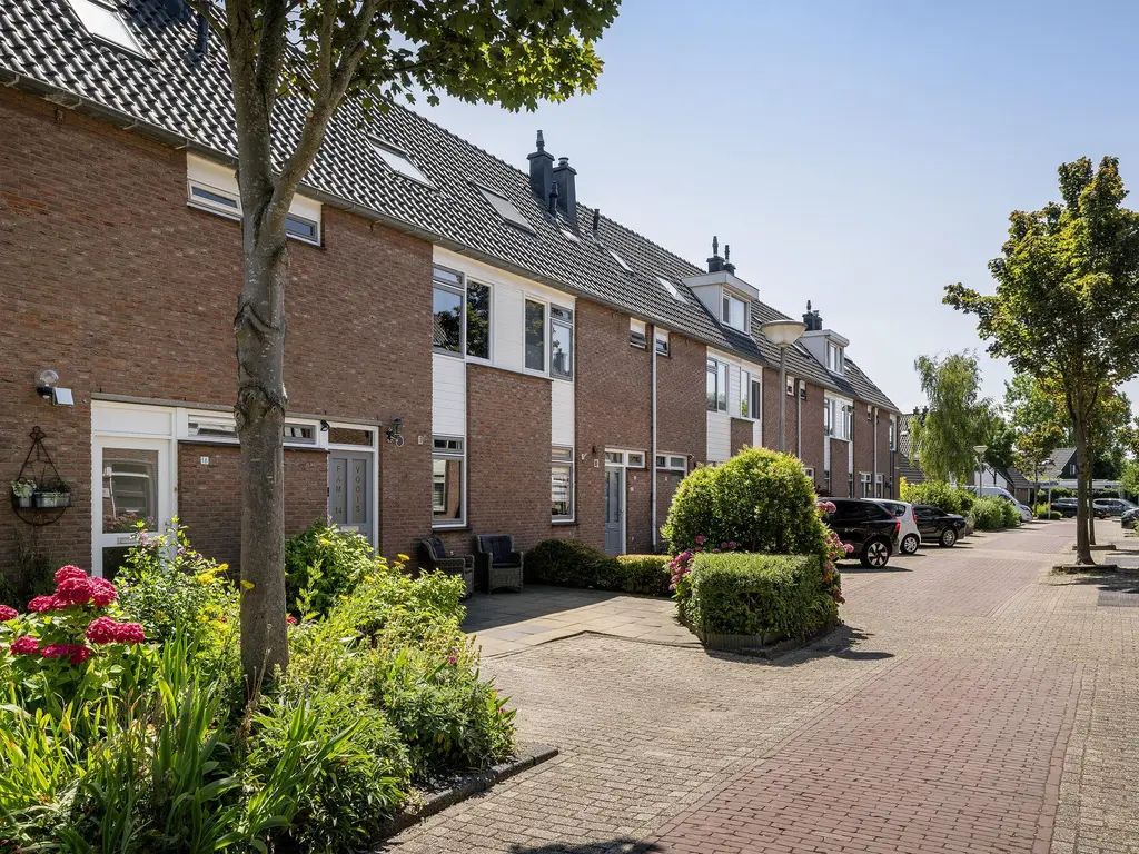 Cort van der Lindenstraat 14, NAALDWIJK