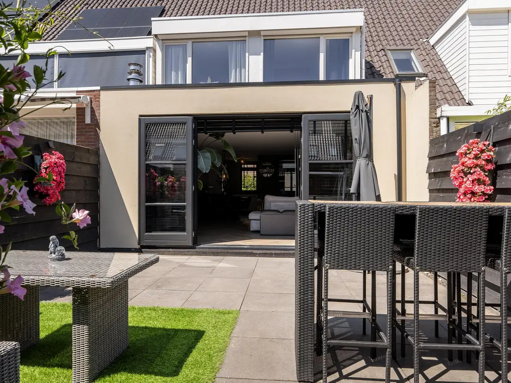 Cort van der Lindenstraat 14, NAALDWIJK