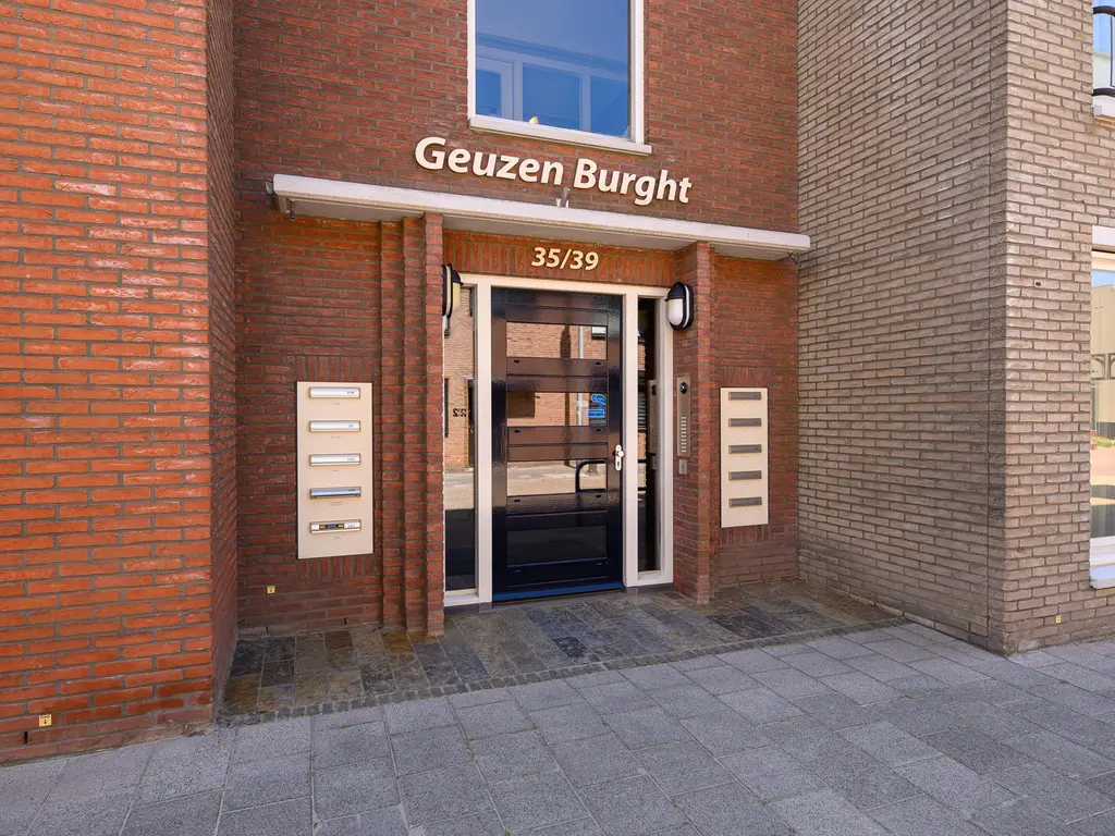 Choorstraat 37B, MONSTER