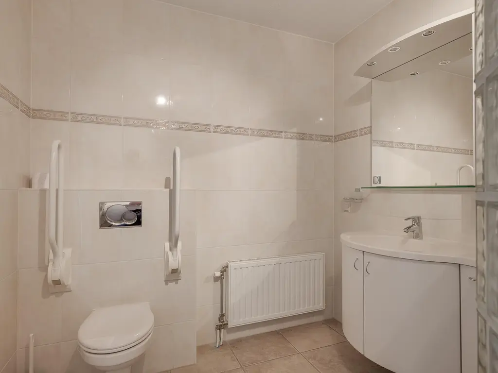 Choorstraat 37B, MONSTER