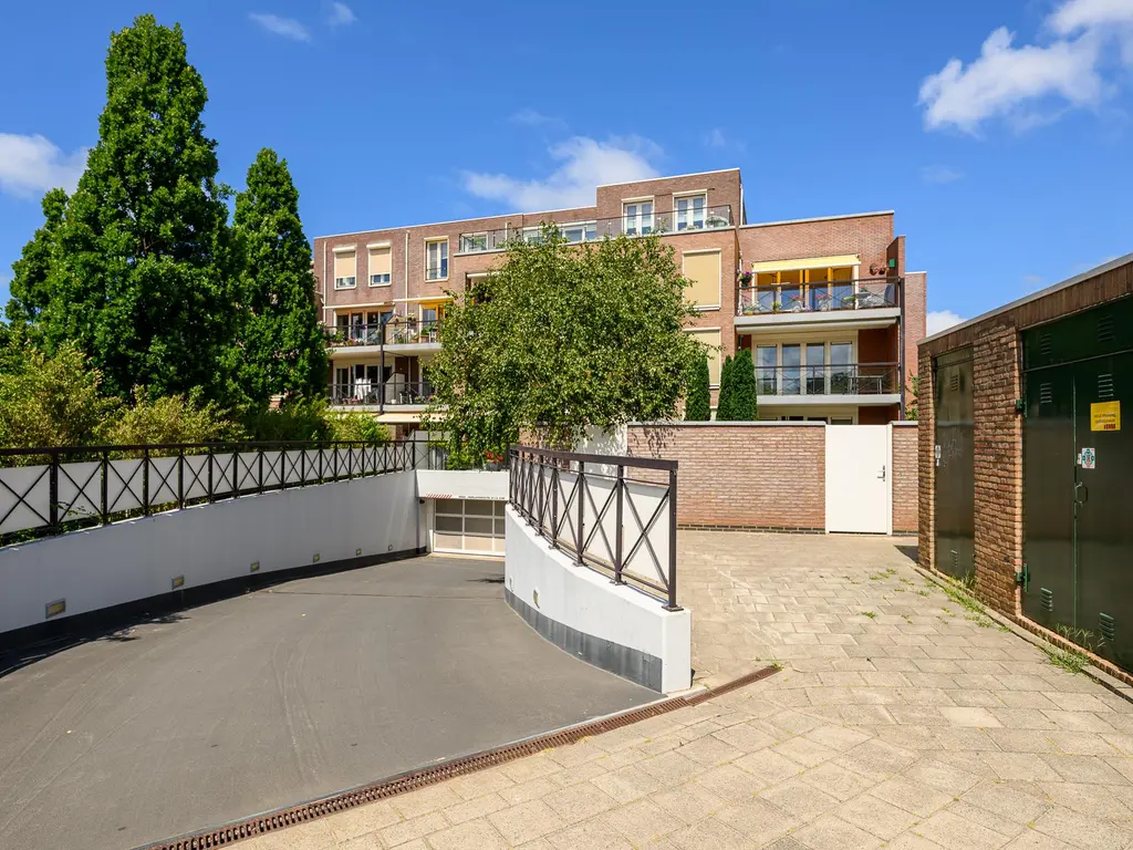 Choorstraat 37B, MONSTER
