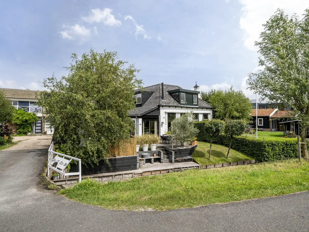 Maasdijk 37, MAASDIJK