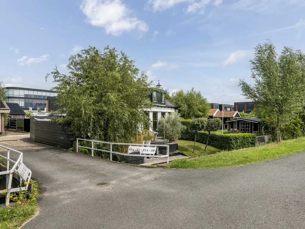Maasdijk 37, MAASDIJK