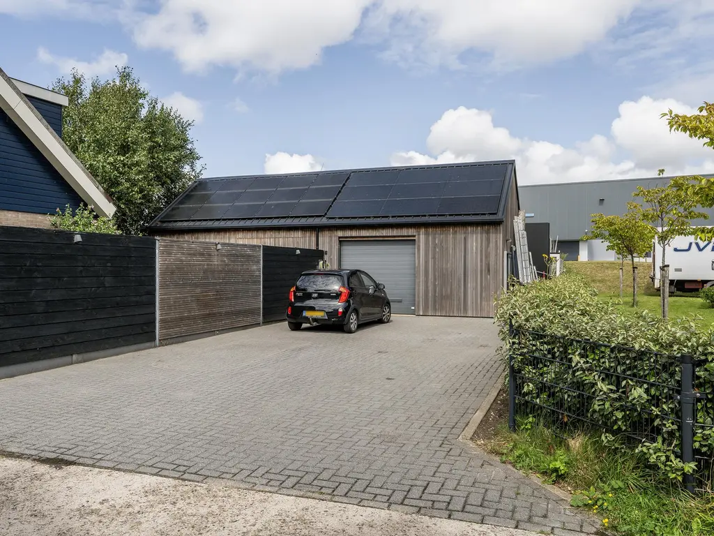 Maasdijk 37, MAASDIJK