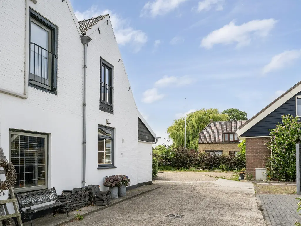 Maasdijk 37, MAASDIJK