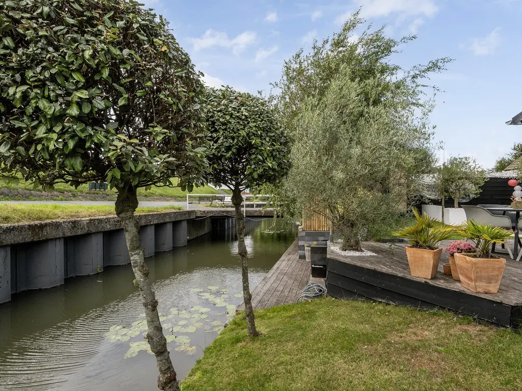 Maasdijk 37, MAASDIJK