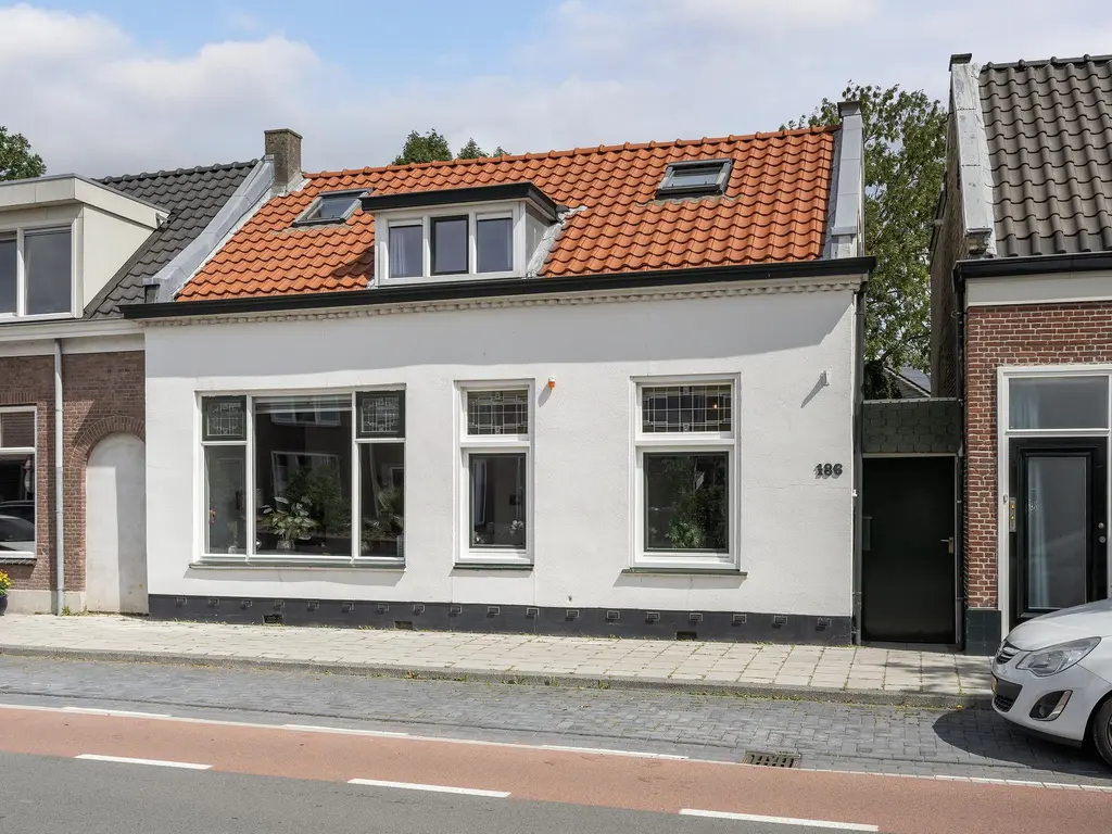Naaldwijkseweg 186, 'S-GRAVENZANDE