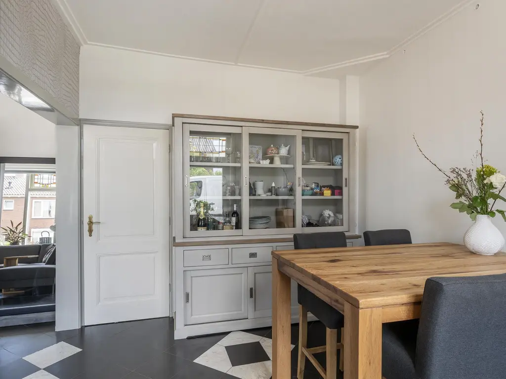 Naaldwijkseweg 186, 'S-GRAVENZANDE