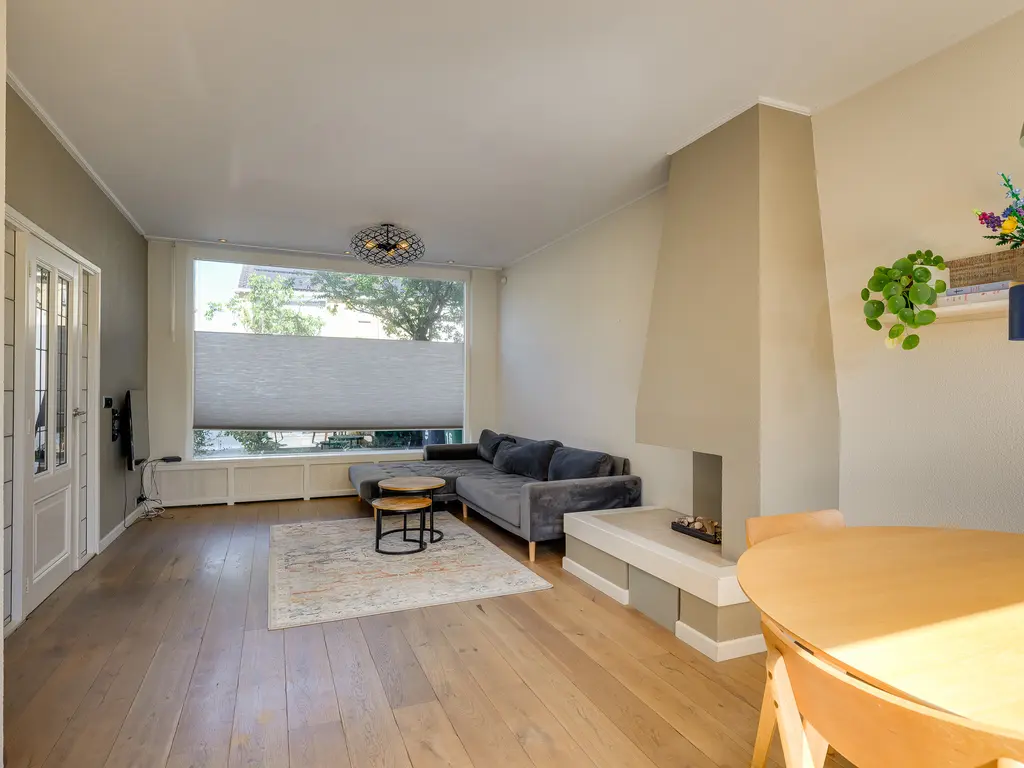 van Lennepstraat 16, 'S-GRAVENZANDE