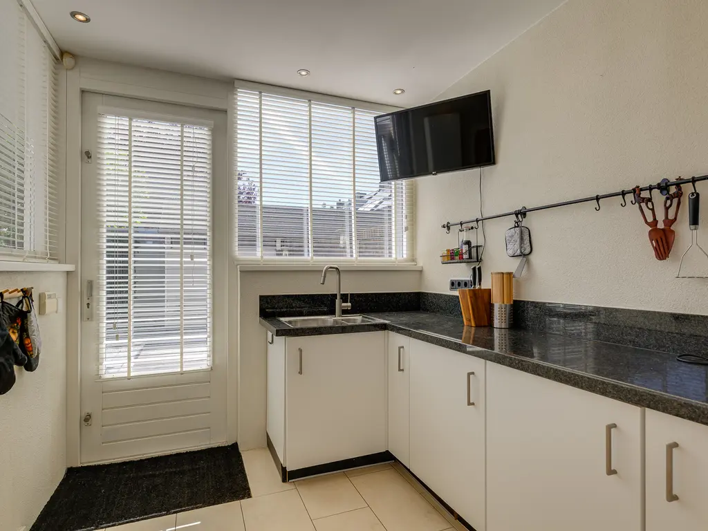 van Lennepstraat 16, 'S-GRAVENZANDE