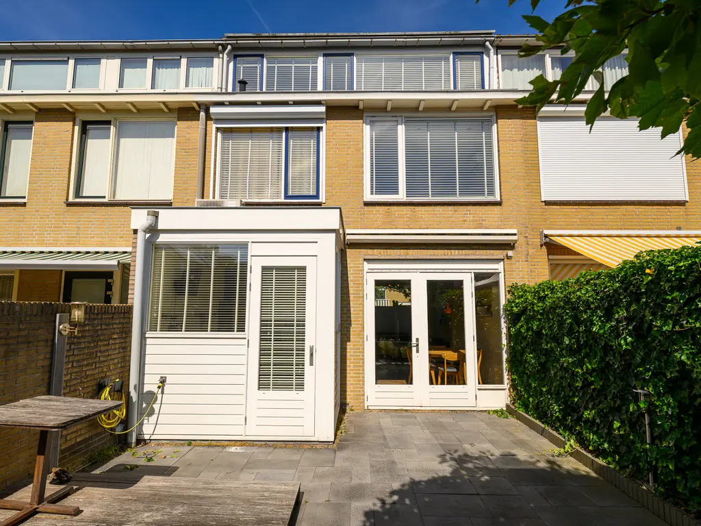 van Lennepstraat 16, 'S-GRAVENZANDE