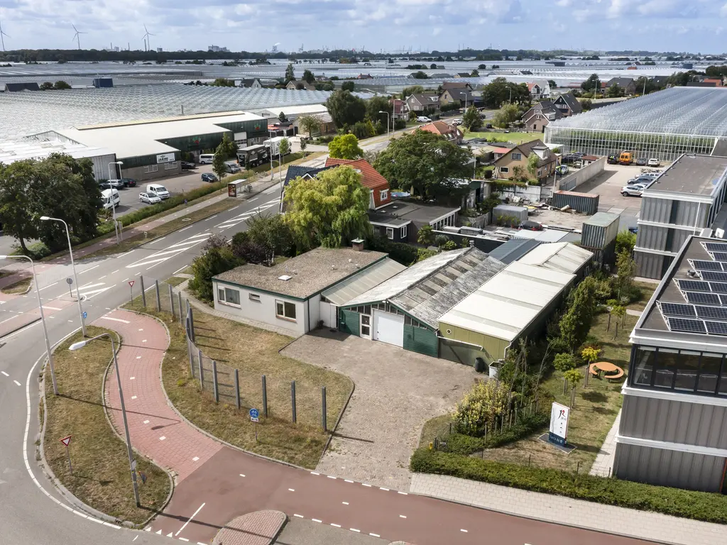 Naaldwijkseweg 384, 'S-GRAVENZANDE