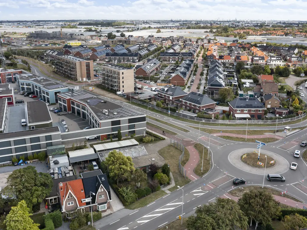 Naaldwijkseweg 384, 'S-GRAVENZANDE