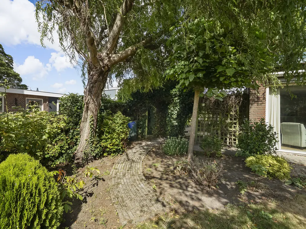 Naaldwijkseweg 384, 'S-GRAVENZANDE