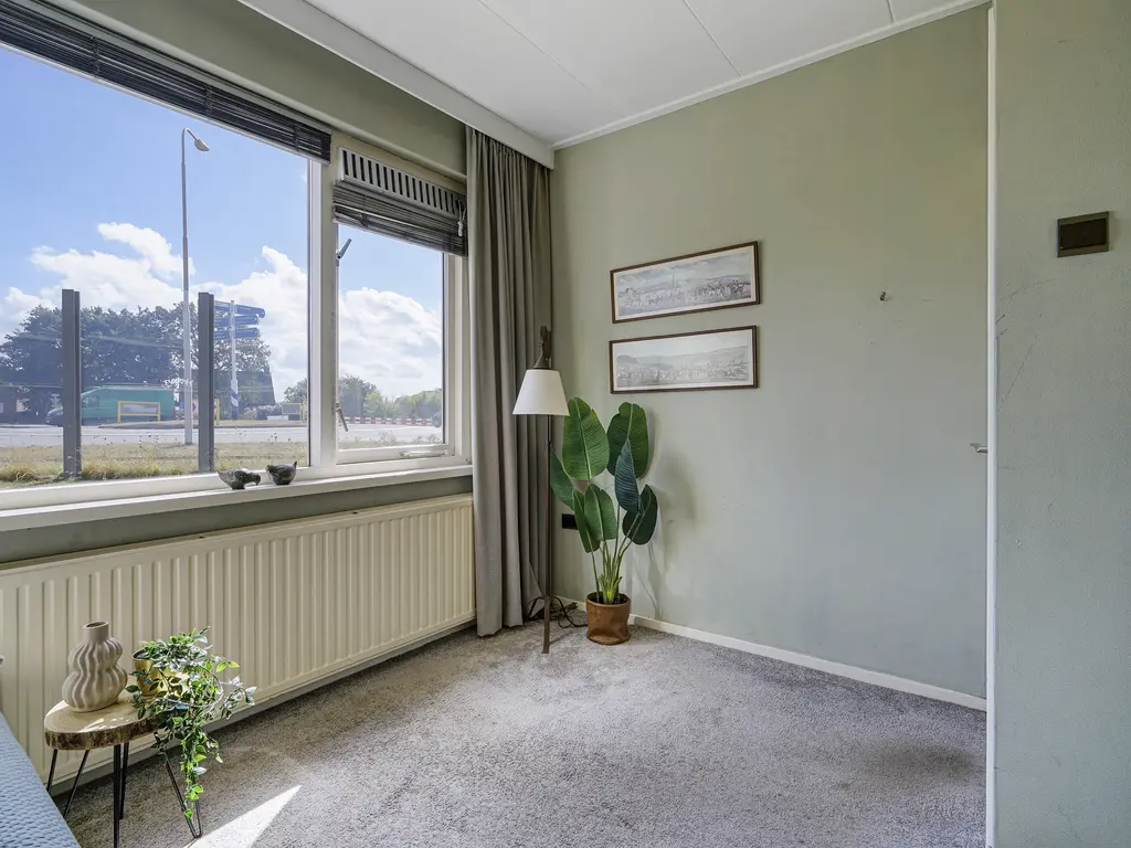 Naaldwijkseweg 384, 'S-GRAVENZANDE