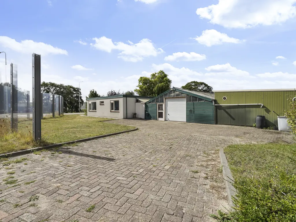 Naaldwijkseweg 384, 'S-GRAVENZANDE