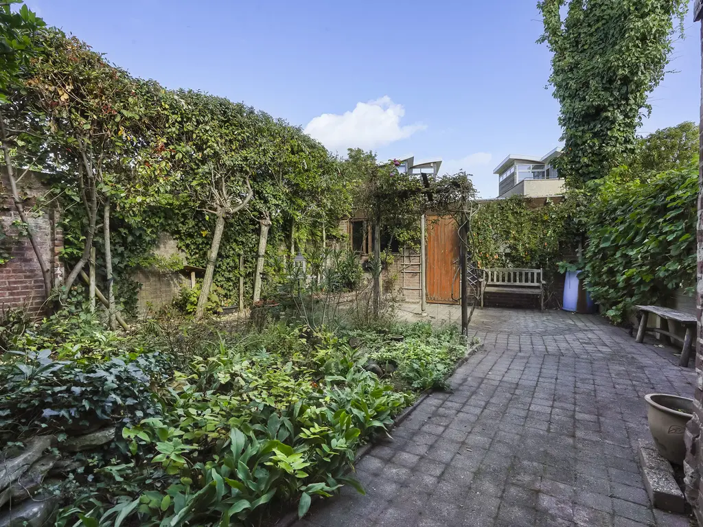 Emmastraat 132, MONSTER