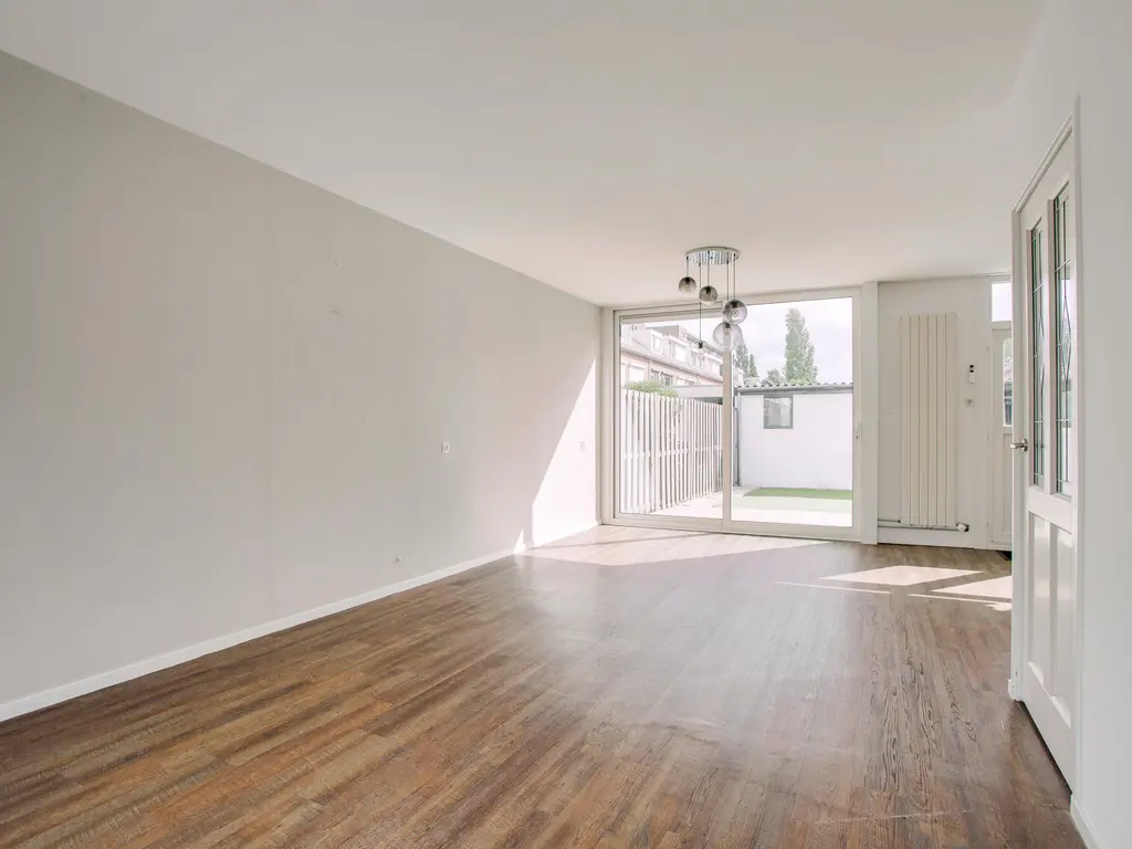 Bachlaan 24, NAALDWIJK