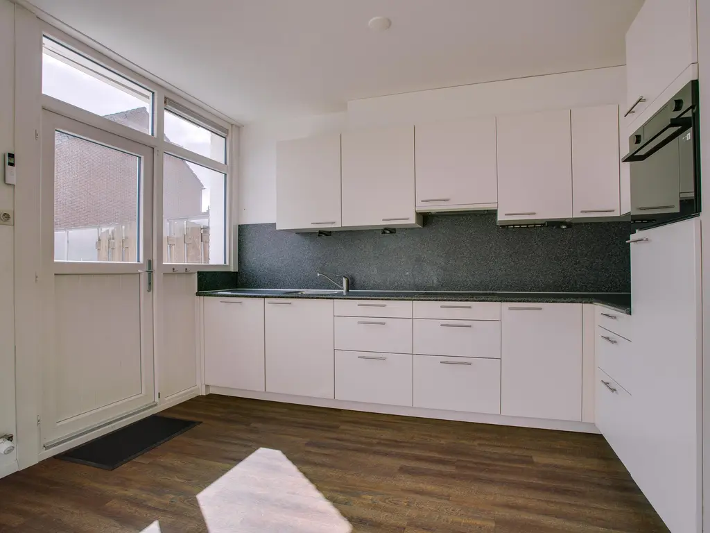 Bachlaan 24, NAALDWIJK