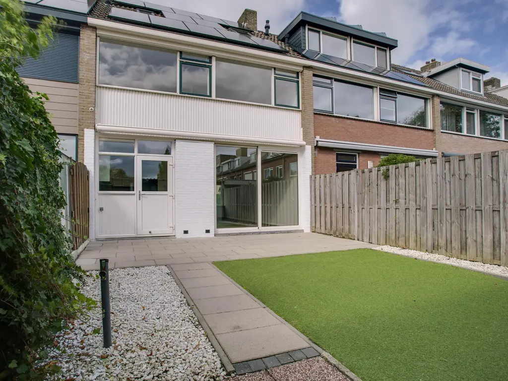 Bachlaan 24, NAALDWIJK