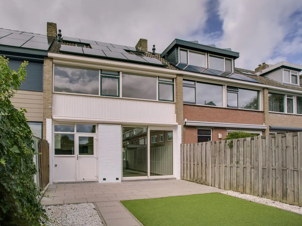 Bachlaan 24, NAALDWIJK