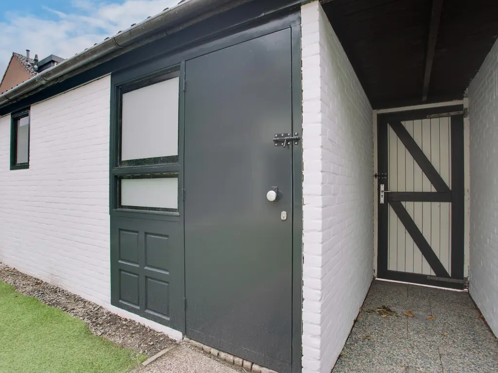 Bachlaan 24, NAALDWIJK