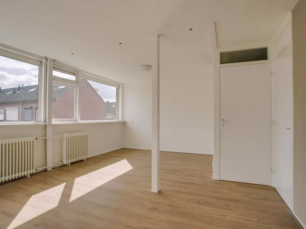 Bachlaan 24, NAALDWIJK