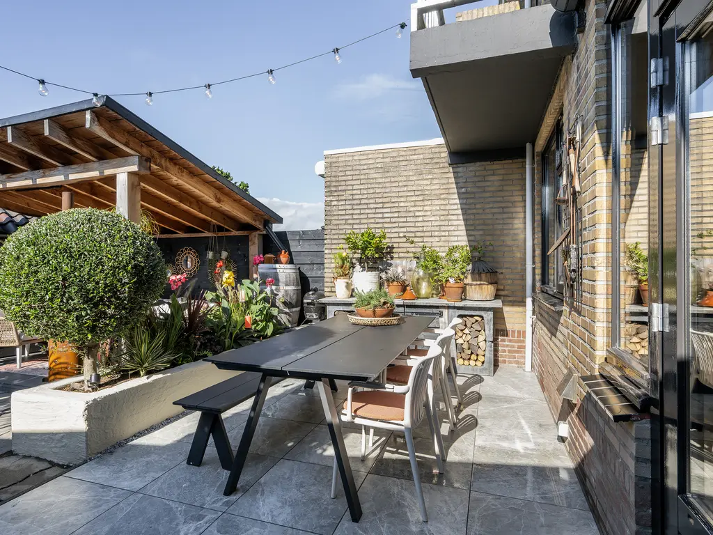 Rembrandtstraat 6, MONSTER