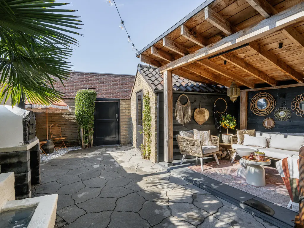 Rembrandtstraat 6, MONSTER