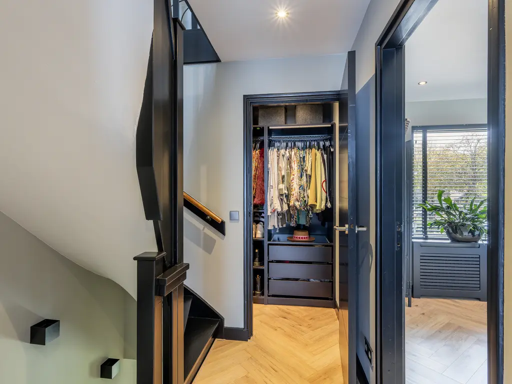 Rembrandtstraat 6, MONSTER