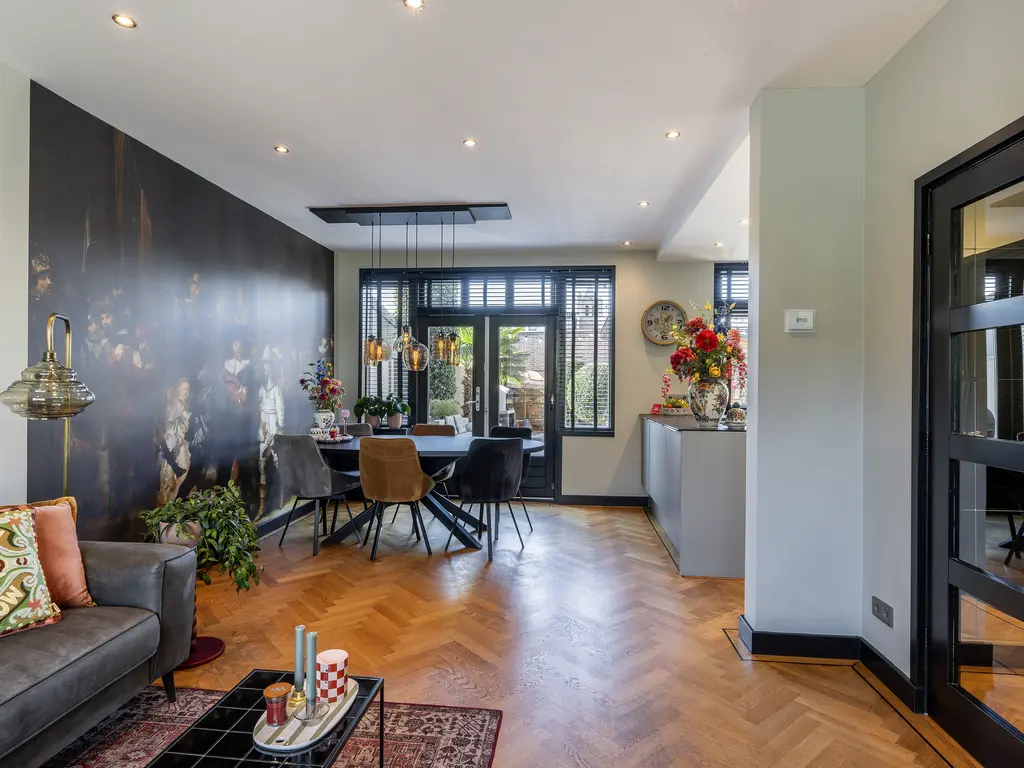 Rembrandtstraat 6, MONSTER