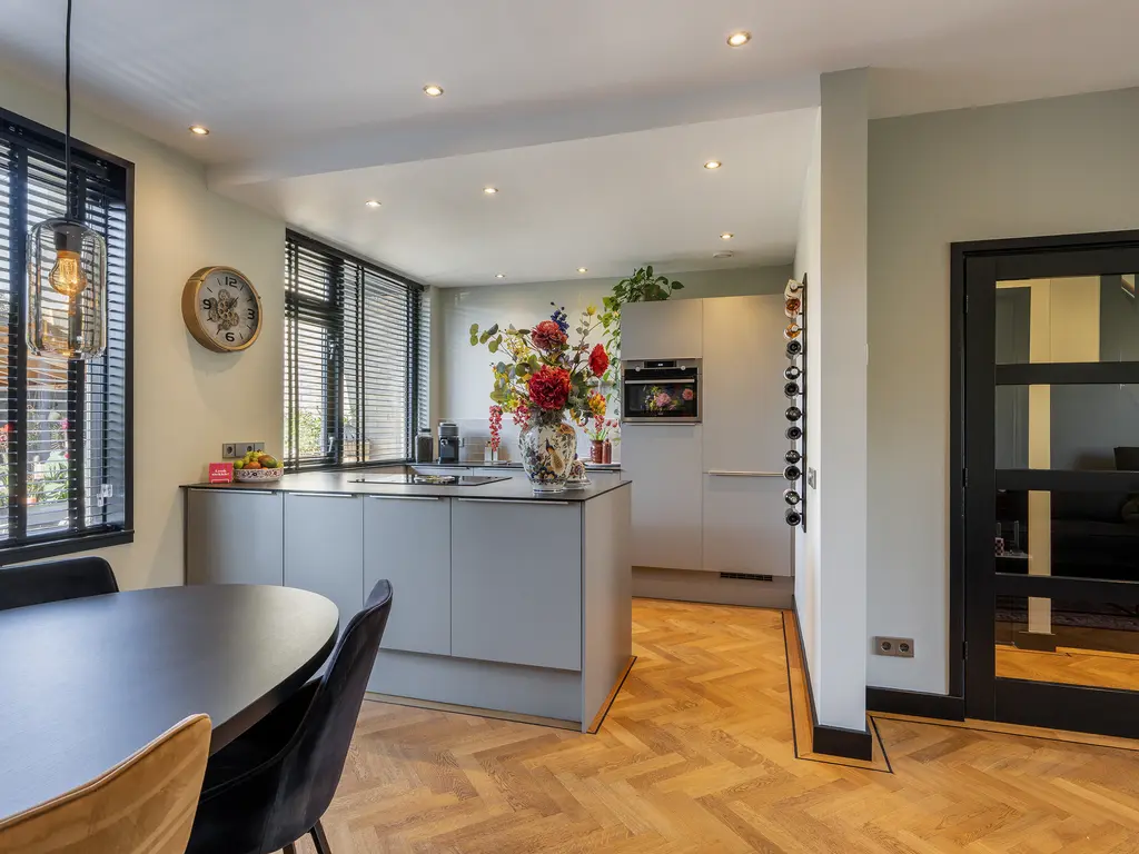 Rembrandtstraat 6, MONSTER