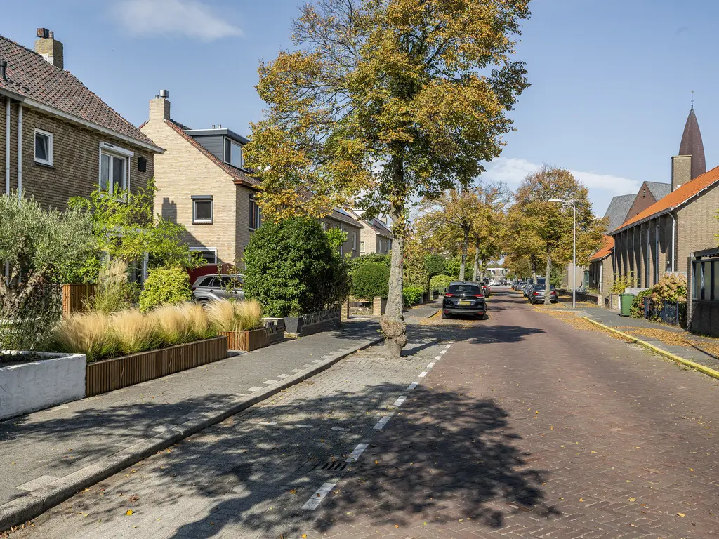 Rembrandtstraat 6, MONSTER