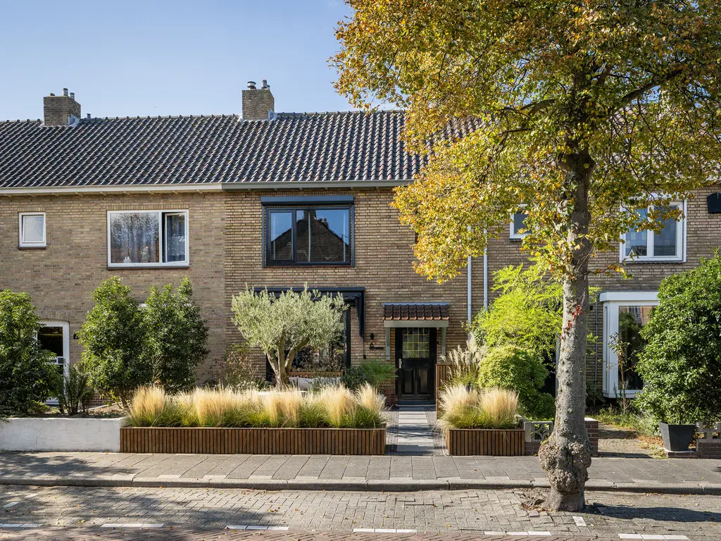 Rembrandtstraat 6, MONSTER