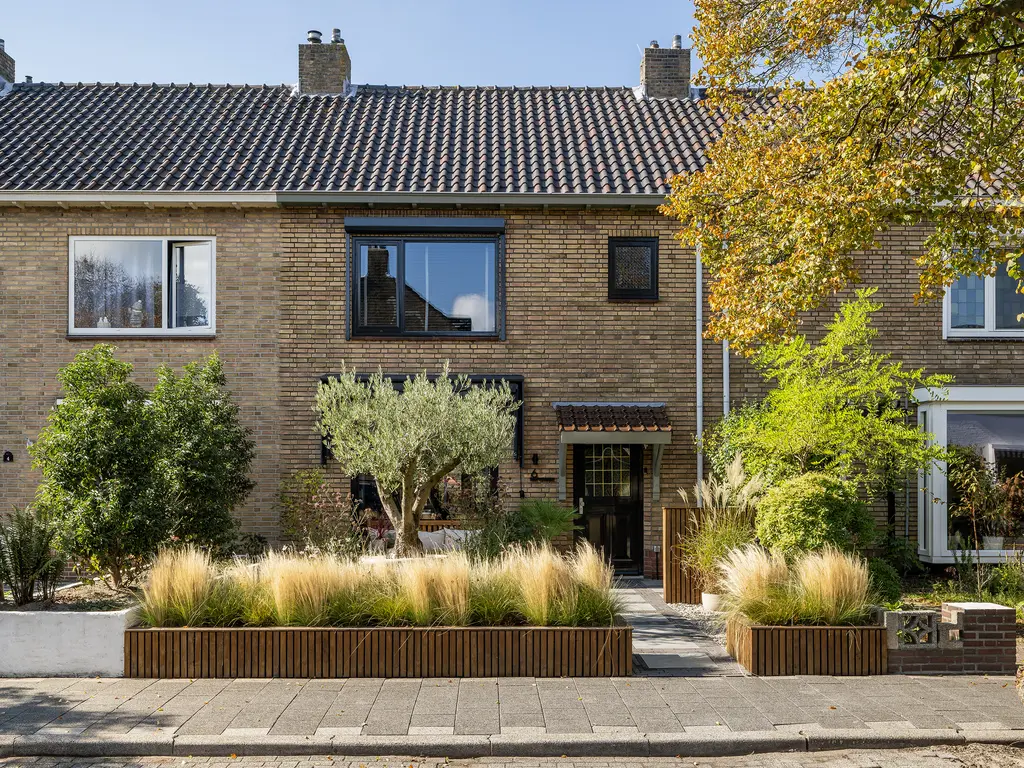 Rembrandtstraat 6, MONSTER