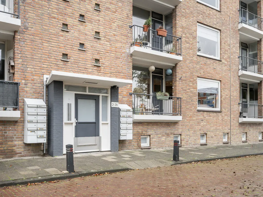 Rijnvaartweg 8, 'S-GRAVENZANDE