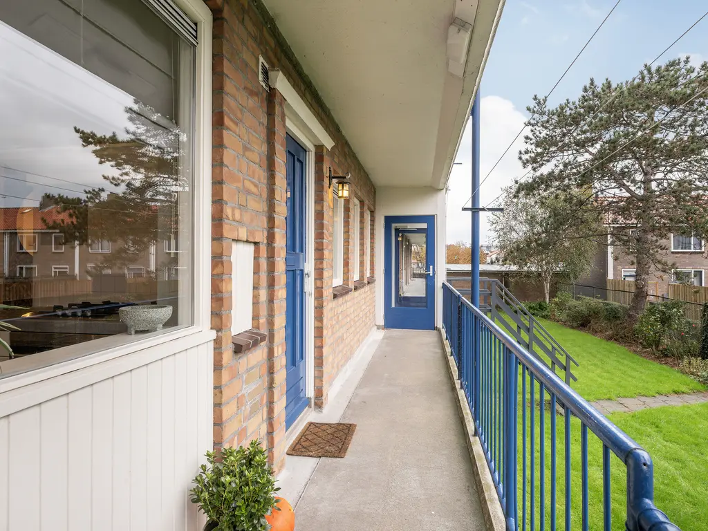 Rijnvaartweg 8, 'S-GRAVENZANDE