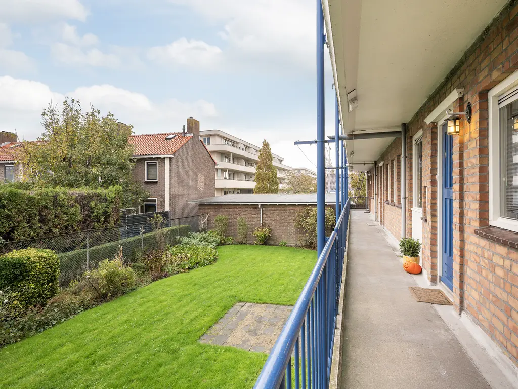 Rijnvaartweg 8, 'S-GRAVENZANDE