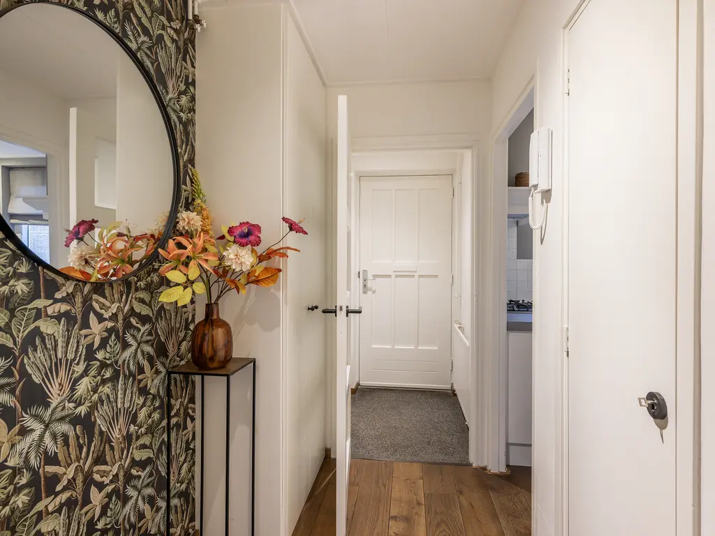 Rijnvaartweg 8, 'S-GRAVENZANDE