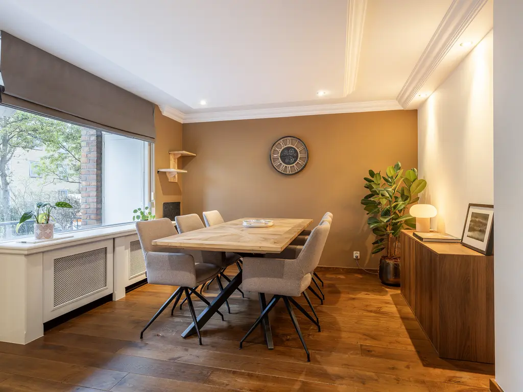 Rijnvaartweg 8, 'S-GRAVENZANDE