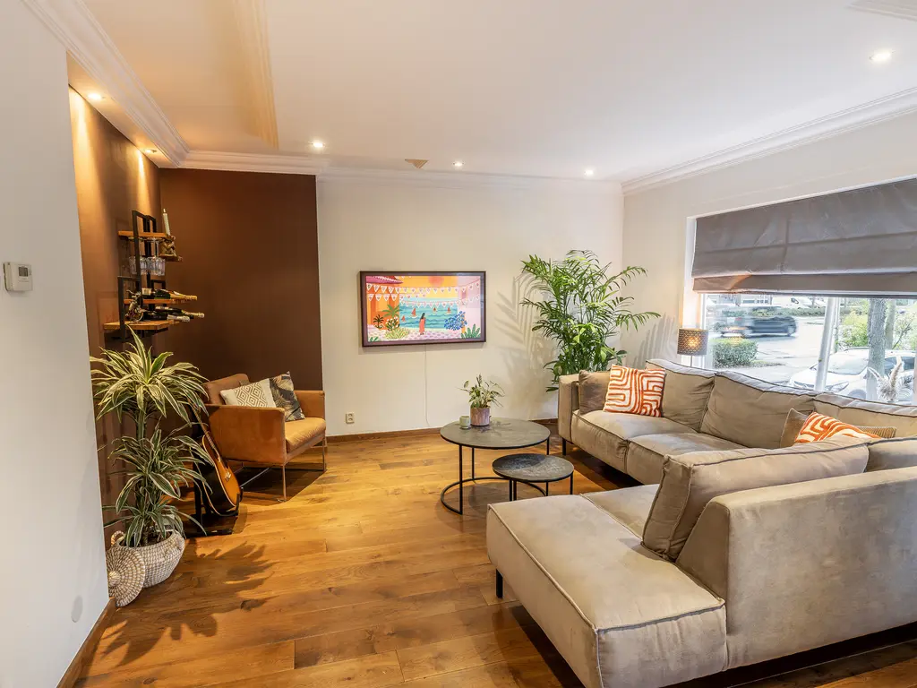 Rijnvaartweg 8, 'S-GRAVENZANDE