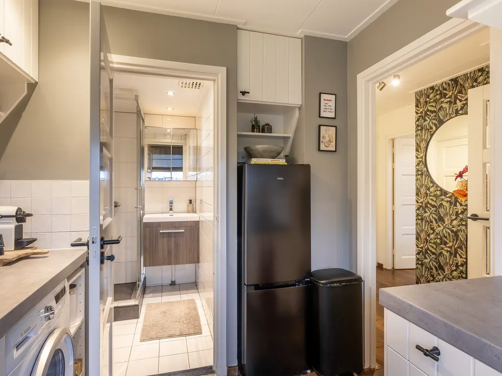 Rijnvaartweg 8, 'S-GRAVENZANDE