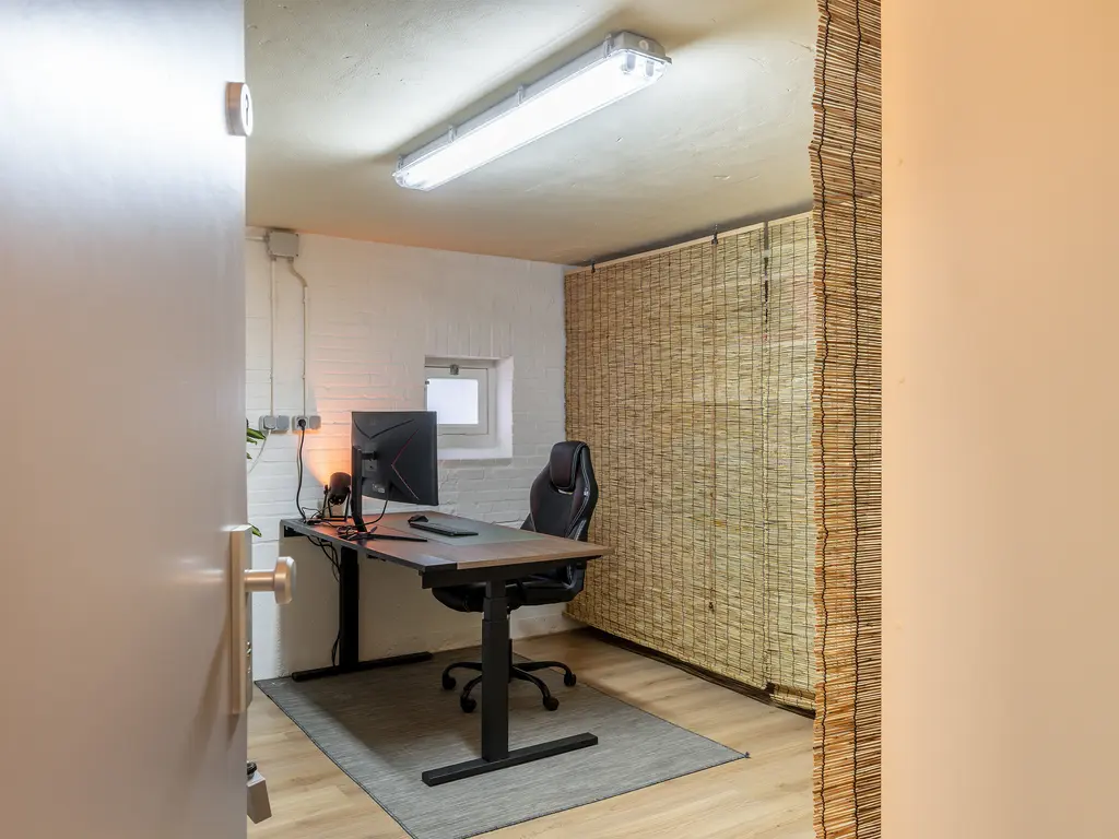 Rijnvaartweg 8, 'S-GRAVENZANDE