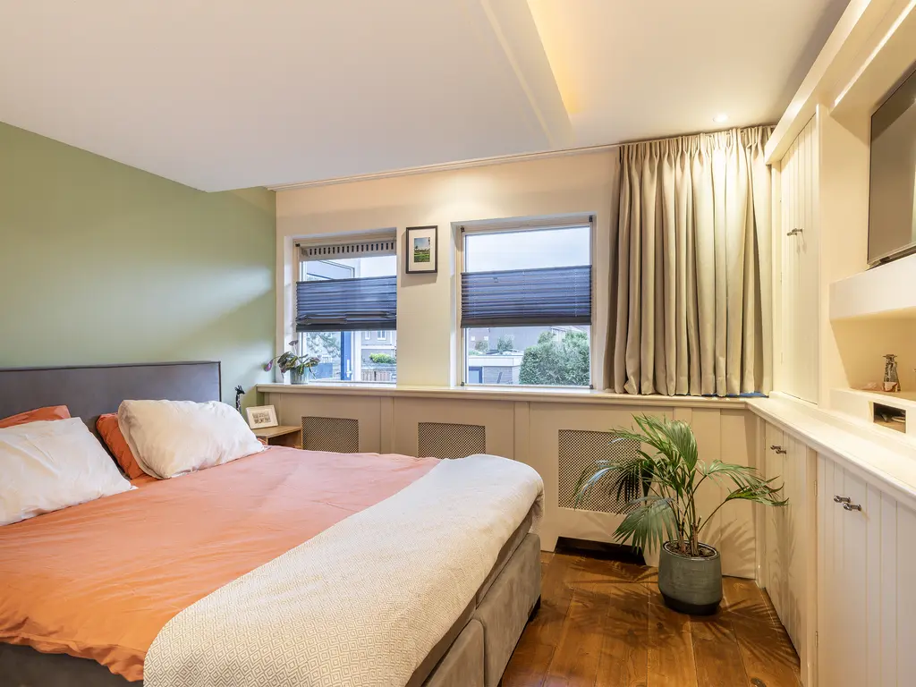 Rijnvaartweg 8, 'S-GRAVENZANDE