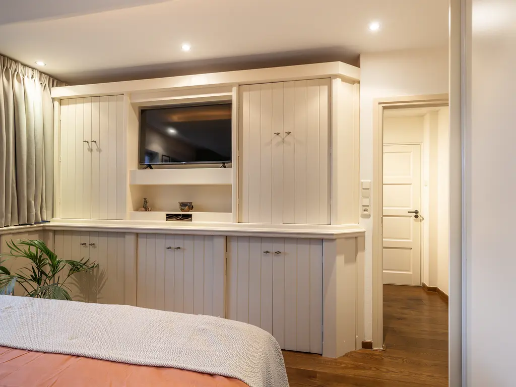 Rijnvaartweg 8, 'S-GRAVENZANDE