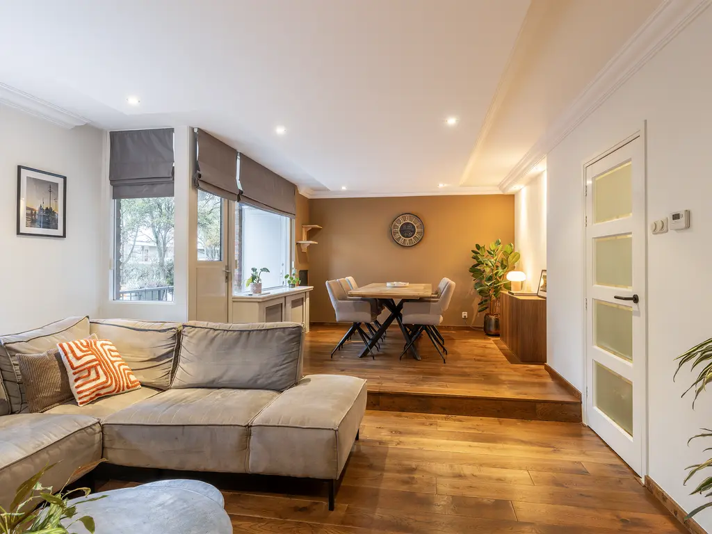 Rijnvaartweg 8, 'S-GRAVENZANDE