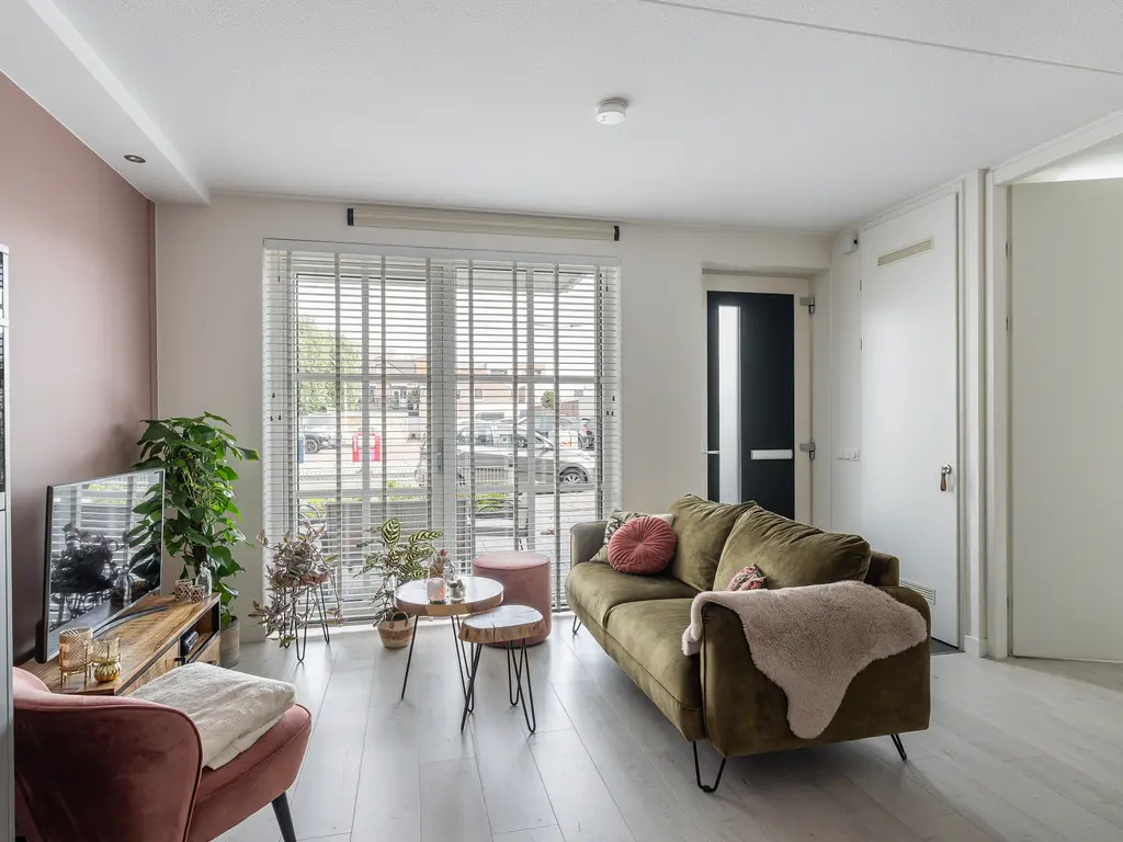 Sand-Ambachtstraat 93, 'S-GRAVENZANDE