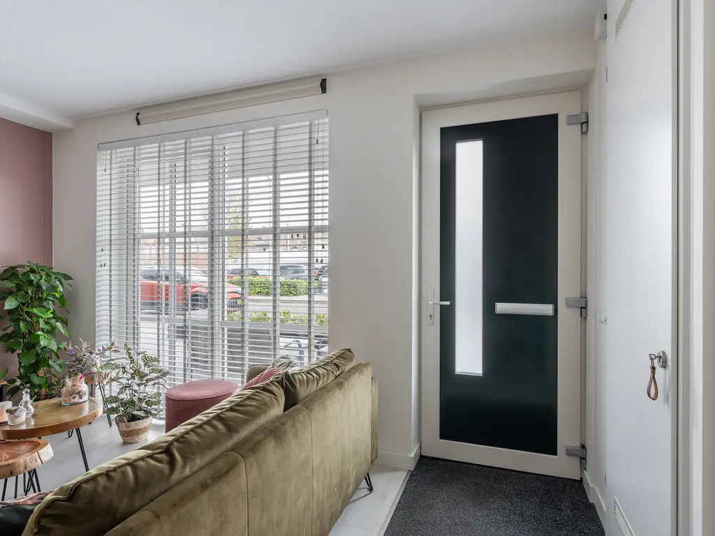 Sand-Ambachtstraat 93, 'S-GRAVENZANDE