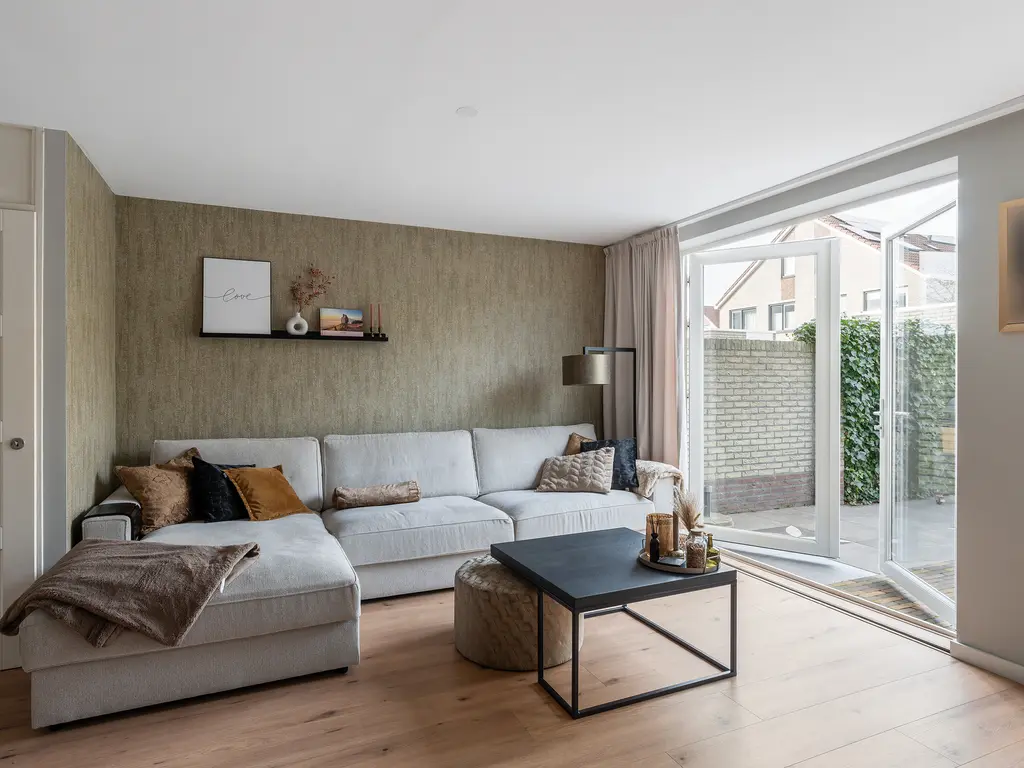 Laan van Delfland 26, MONSTER